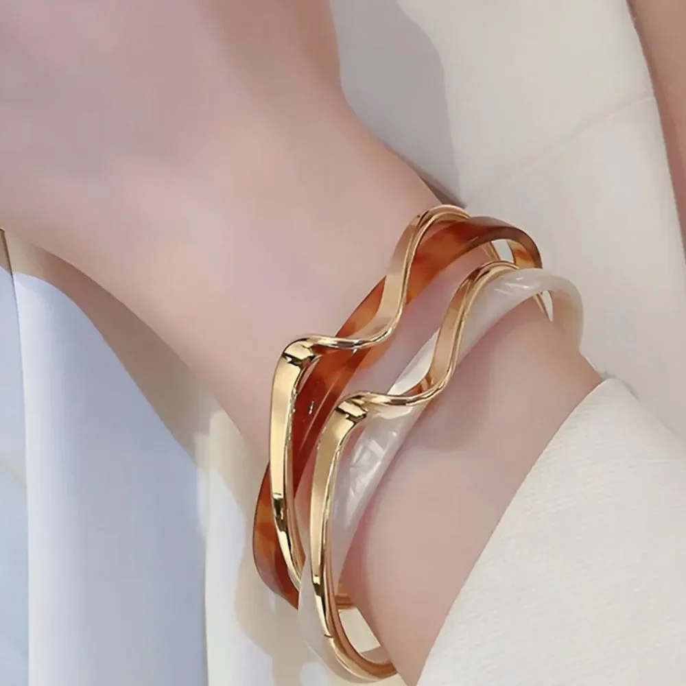 Elegant Gold-Tone Wave Bracelet A1166